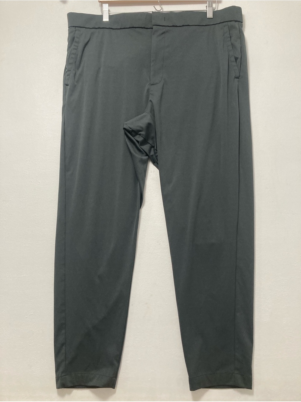 Bonobos The Off Duty Pant Men’s XXL Regular Charcoal Gray Hybrid Chino Athletic
